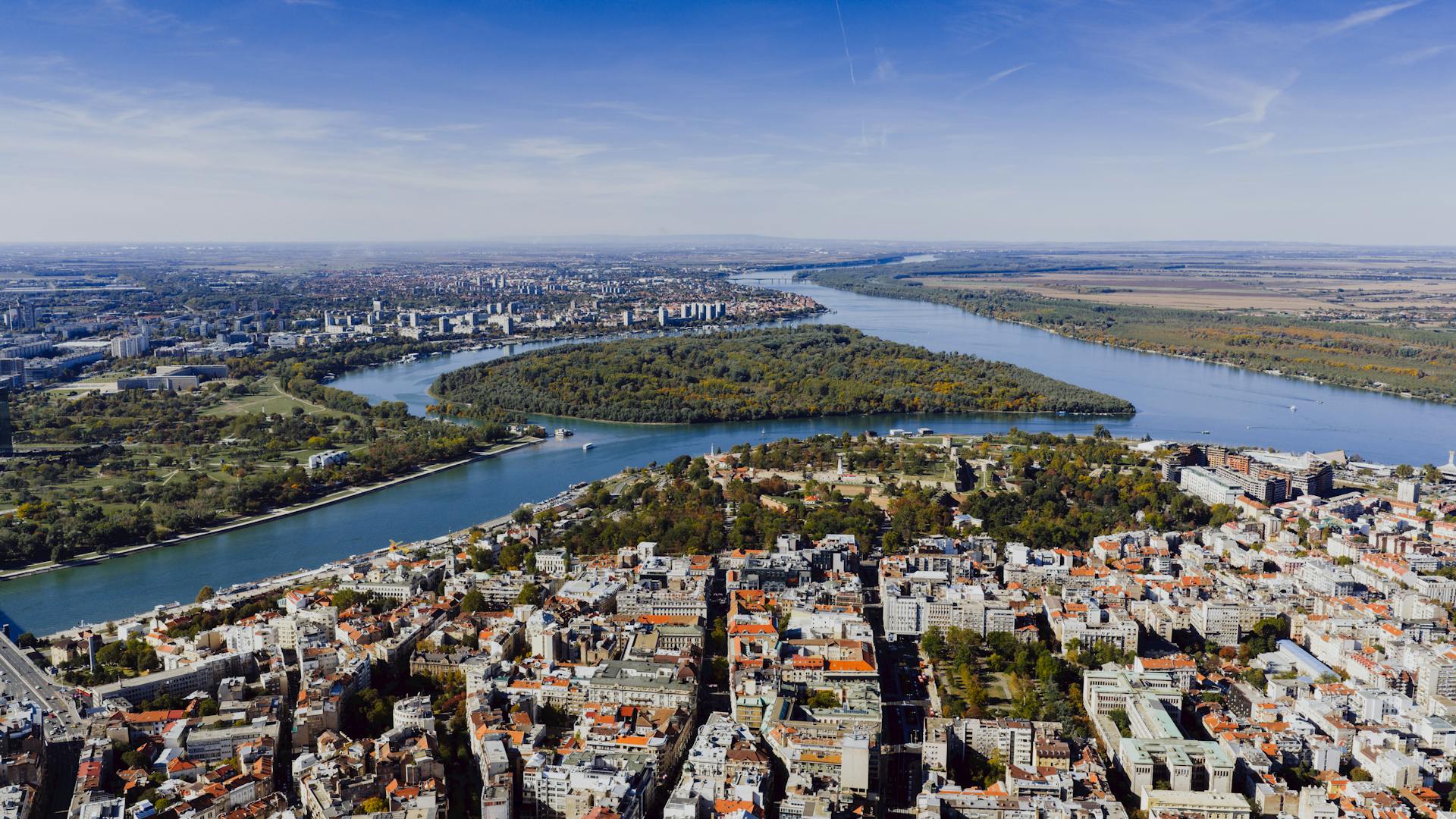 Ghid de consum: de câți GB de internet ai nevoie pentru un city break în Serbia?