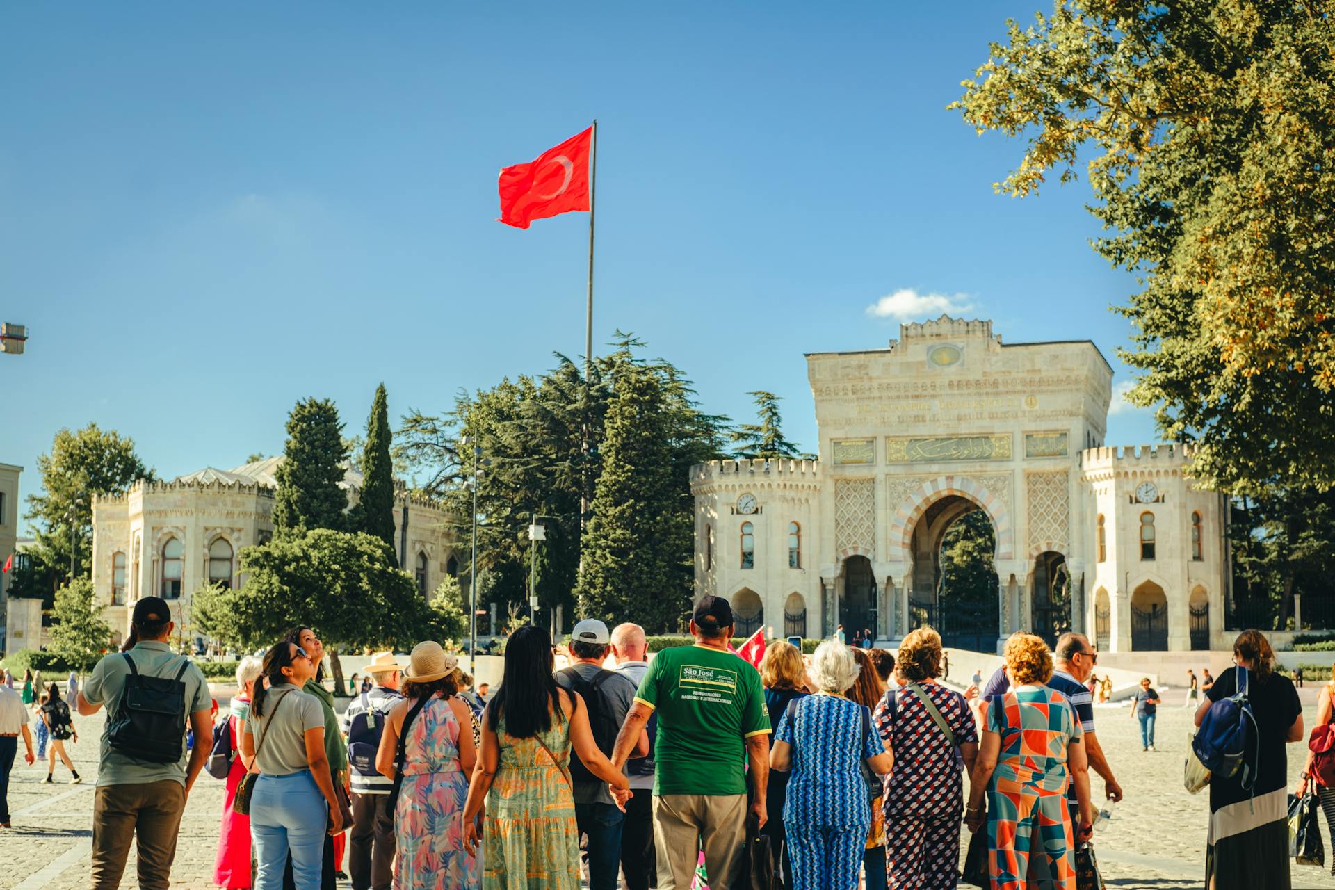 eSIM Turcia pentru grupuri: de ce e mai bine ca fiecare să aibă cartela sa eSIM?