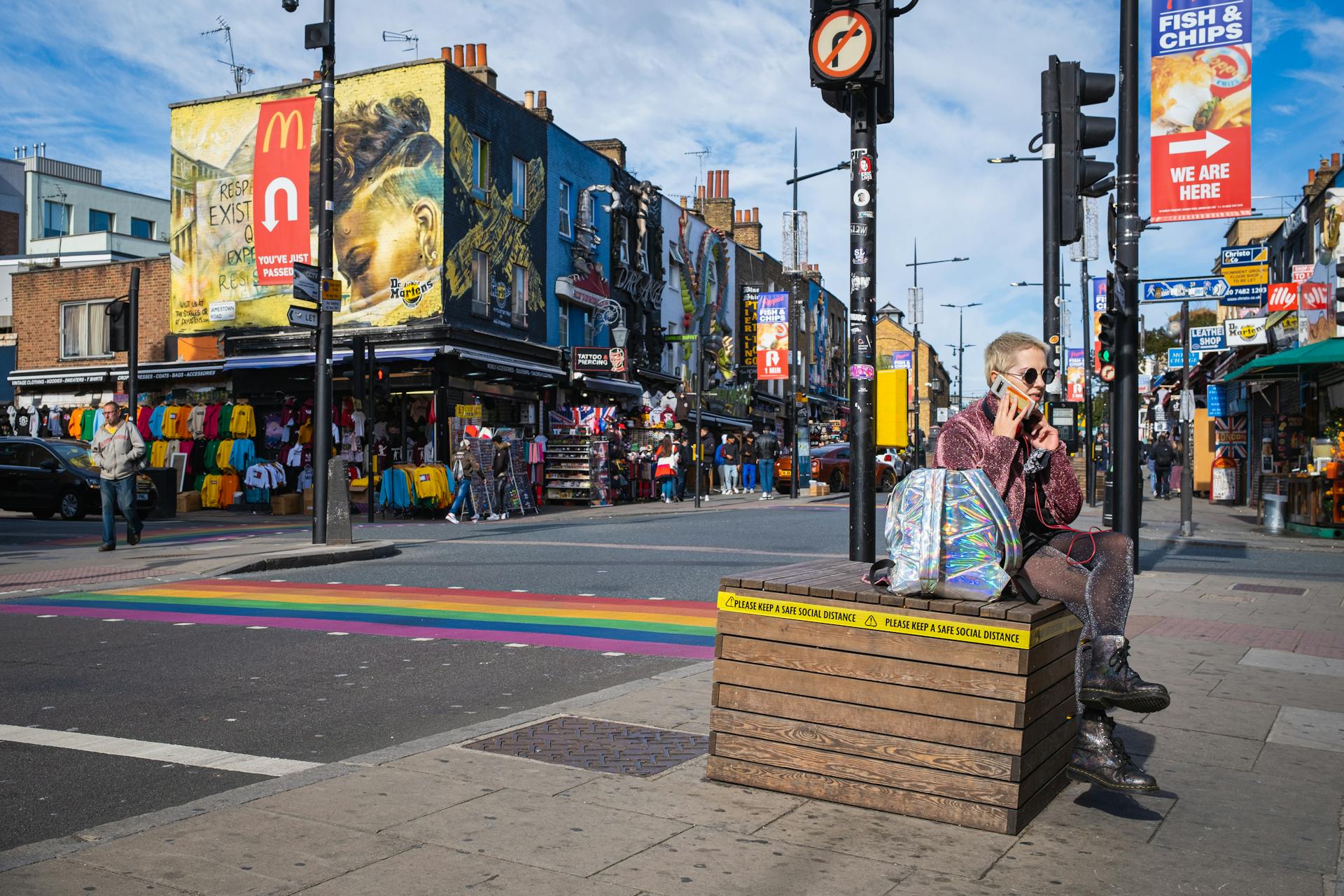 Dual SIM în Marea Britanie: Cum primești apeluri de acasă în timp ce folosești un eSIM pentru internet local