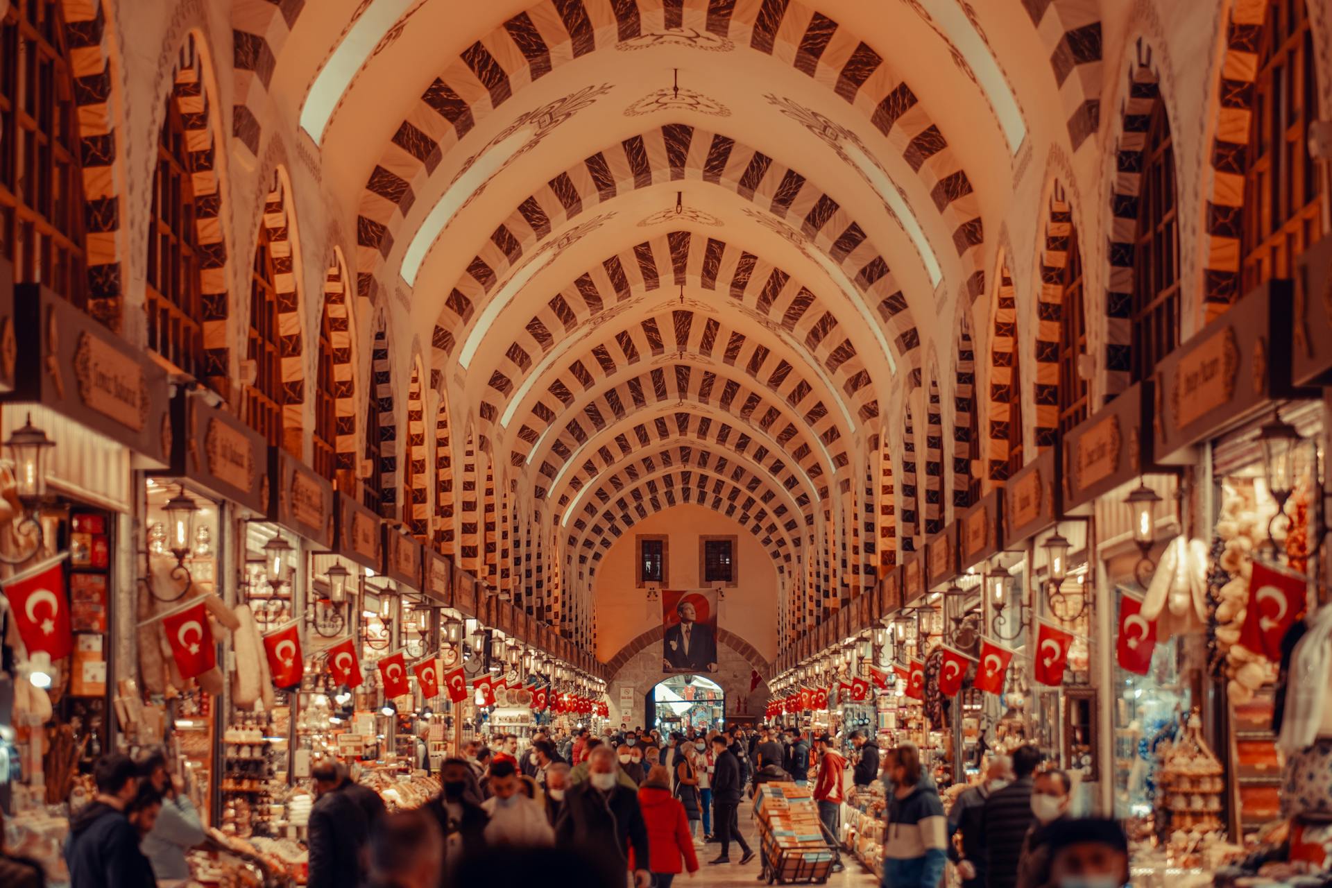 De ce un eSIM de internet e de mare ajutor în marele bazar din Istanbul